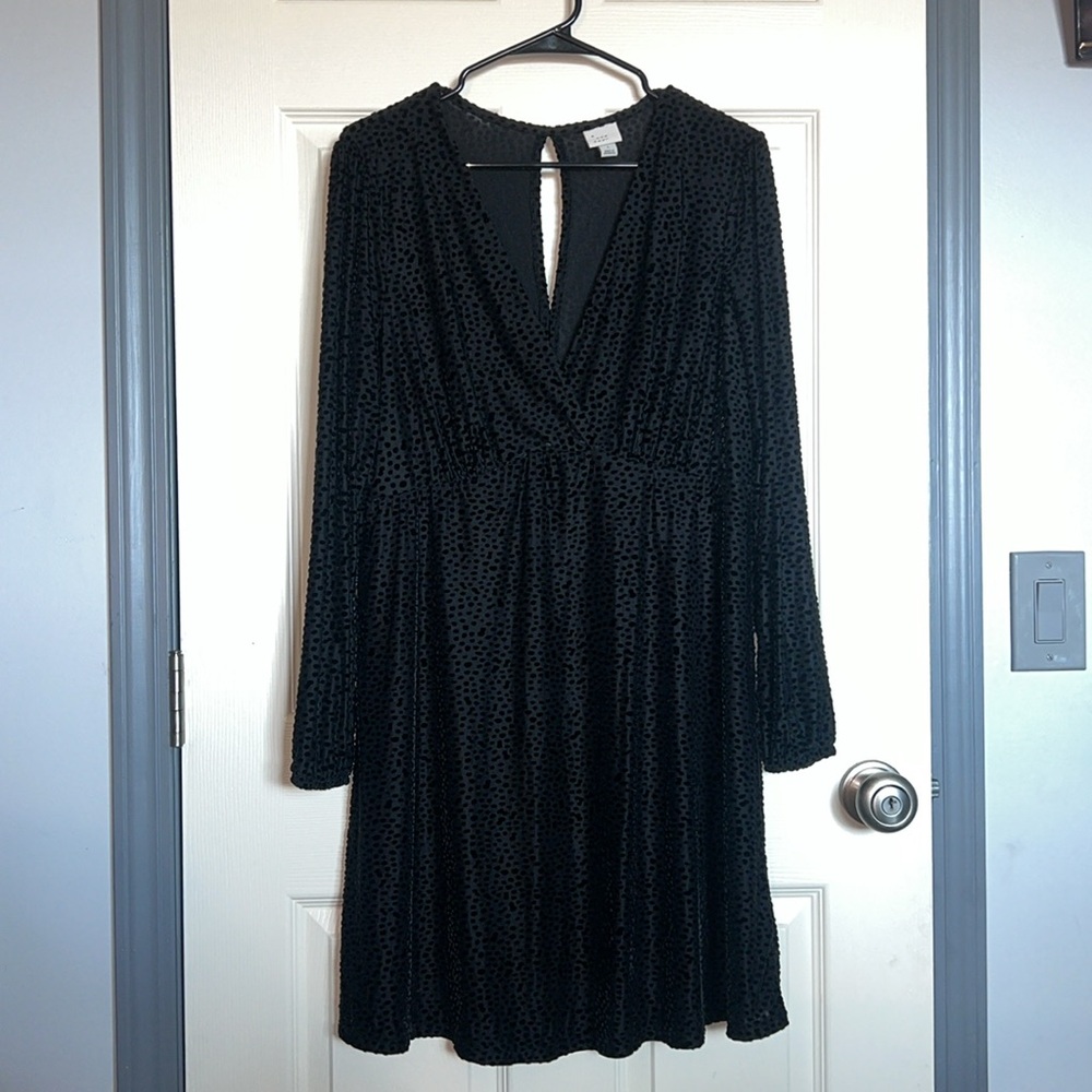 Beautiful black womens dress size large
